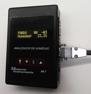Medidor de humedad en fardos y rollos de pasto, heno, silopack, silograss, silaje, fardos de algodón, tabaco o papel, compost, tierras, arena de fractura, grava, sustratos, arcilla, polvos, granulados, viruta de madera. Medidor de humedad en fardos y rollos de pasto, heno, silopack, silograss, silaje, fardos de algodón, tabaco o papel, compost, tierras, arena de fractura, grava, sustratos, arcilla, polvos, granulados, viruta de madera.